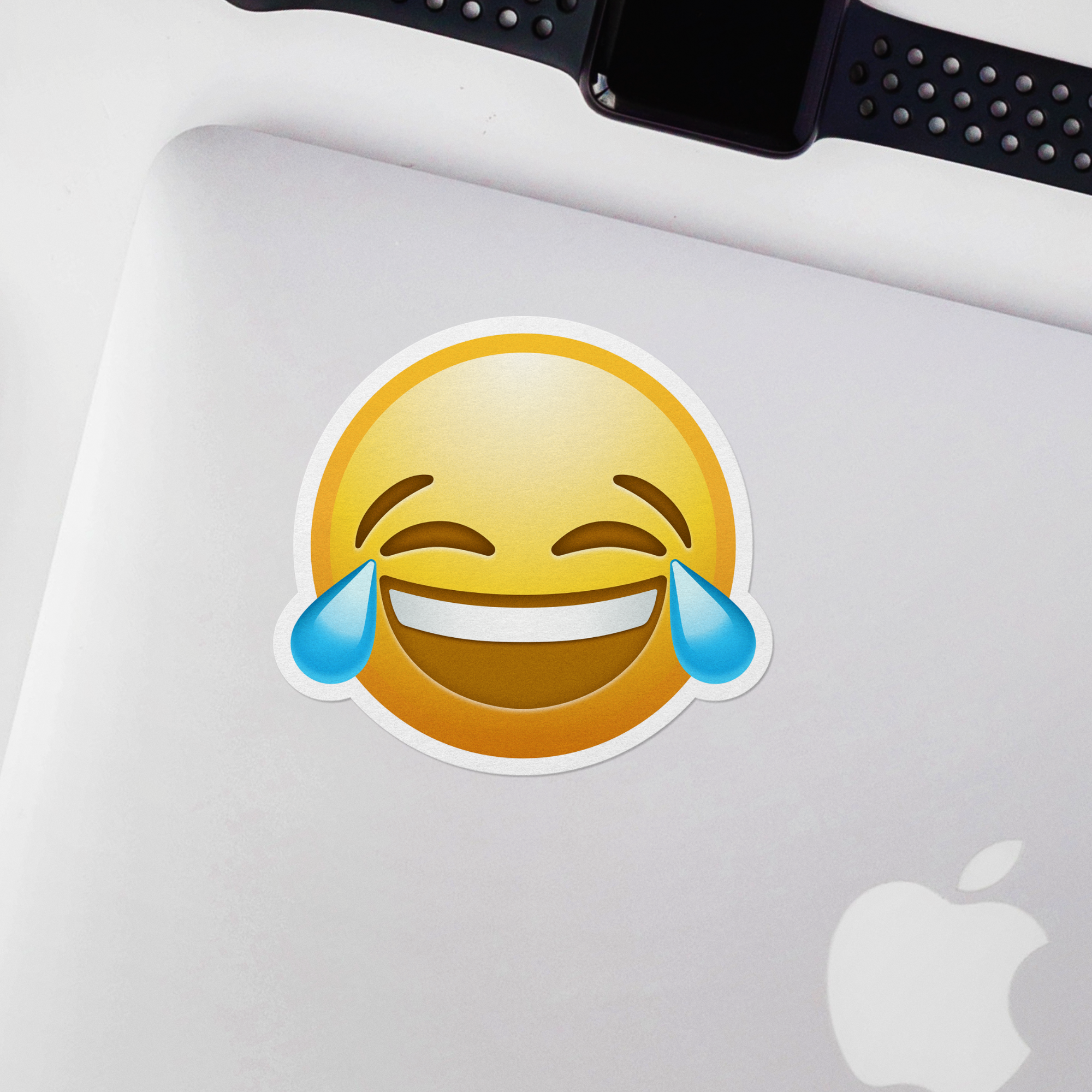 Woman: Medium Skin Tone, White Hair 👩🏽‍🦳